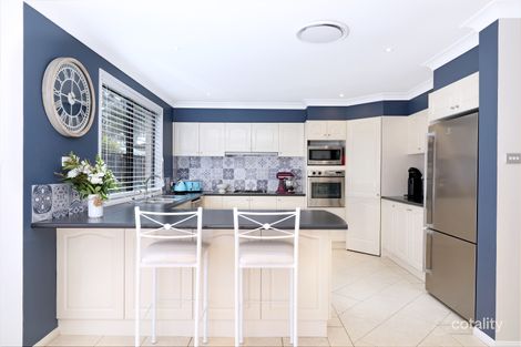 Property photo of 21 Mundoonen Crescent Horsley NSW 2530