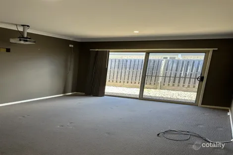Property photo of 10 Girraween Street Pimpama QLD 4209