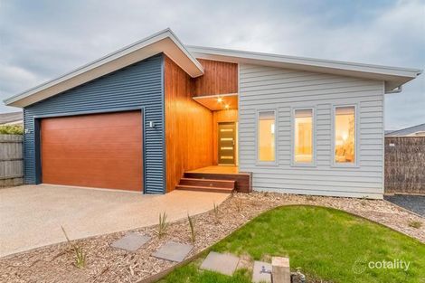 3 Shoalhaven Rd, Cowes, VIC 3922