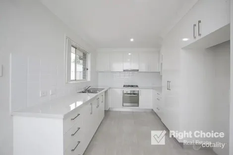 Property photo of 1B Kimbeth Crescent Albion Park Rail NSW 2527
