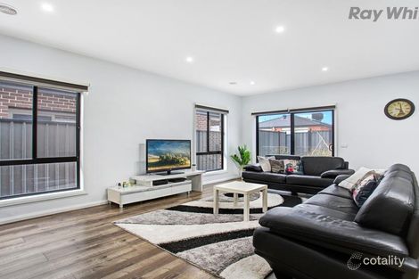 Property photo of 7 Viewmont Avenue Craigieburn VIC 3064