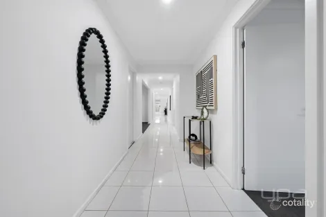 Property photo of 53 Toolern Waters Drive Weir Views VIC 3338