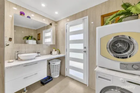 Property photo of 53 Lakeview Drive Deebing Heights QLD 4306