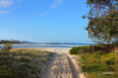 Property photo of 9 Hibiscus Avenue Brooms Head NSW 2463