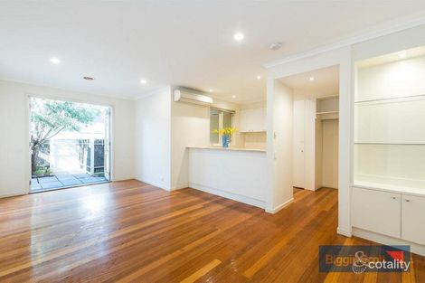 Property photo of 20 Portview Square Port Melbourne VIC 3207