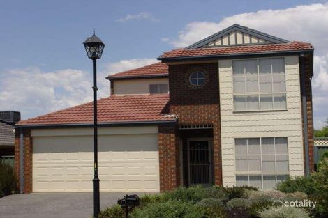 4 Islington Pl, Caroline Springs, VIC 3023