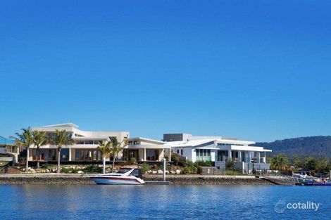 Property photo of 41 Harbourvue Court Helensvale QLD 4212