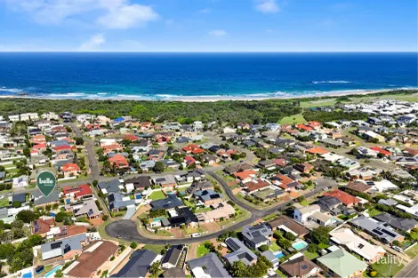 Property photo of 1/4 Oceanside Drive Caves Beach NSW 2281