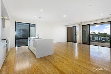 Property photo of 31 Muyan Circuit Burwood VIC 3125