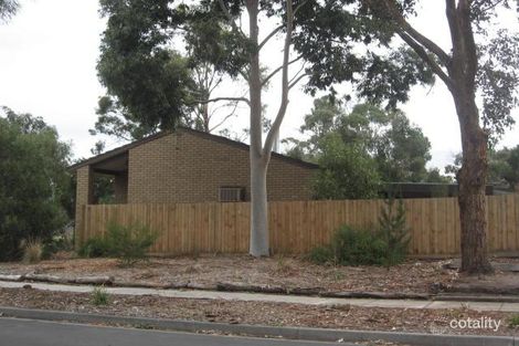 Property photo of 16 Dealbata Avenue Endeavour Hills VIC 3802