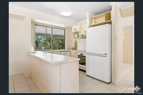 Property photo of 8 Phipps Place Ormeau QLD 4208