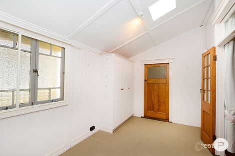Property photo of 92 Barrack Road Cannon Hill QLD 4170