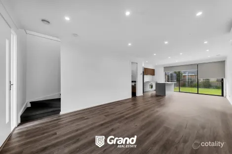 Property photo of 40 Goshawk Drive Pakenham VIC 3810