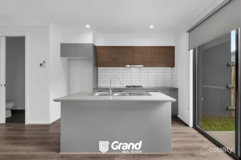 Property photo of 40 Goshawk Drive Pakenham VIC 3810