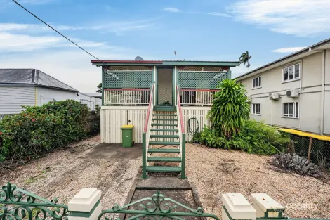 13 Humphrey St, West End, QLD 4810