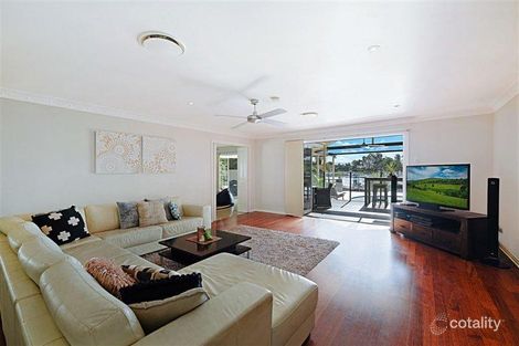 Property photo of 28 Cypress Drive Broadbeach Waters QLD 4218