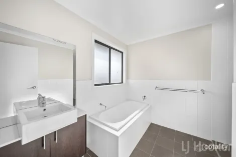 Property photo of 3/19 Broughton Place Queanbeyan NSW 2620