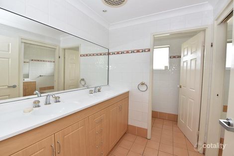 Property photo of 3 Cowan Place Prairiewood NSW 2176