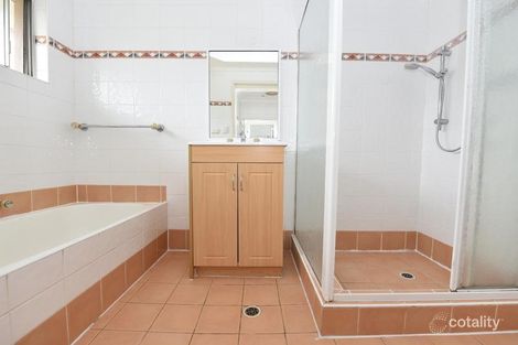 Property photo of 3 Cowan Place Prairiewood NSW 2176