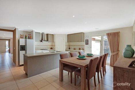 Property photo of 23 Holmwood Crescent Doreen VIC 3754
