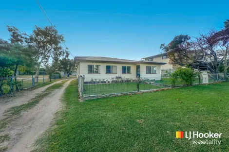 54 Poole St, Bowen, QLD 4805