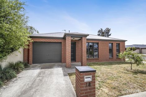 18 Ascot Gardens Dr, Delacombe, VIC 3356
