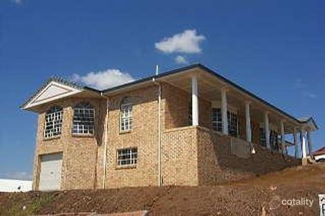 2 Balmoral Cl, Mount Lofty, QLD 4350