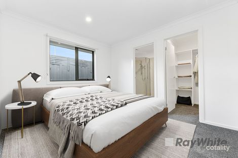 Property photo of 5/13 Baileyana Drive Endeavour Hills VIC 3802