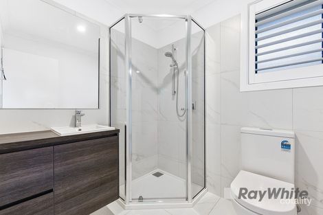 Property photo of 5/13 Baileyana Drive Endeavour Hills VIC 3802