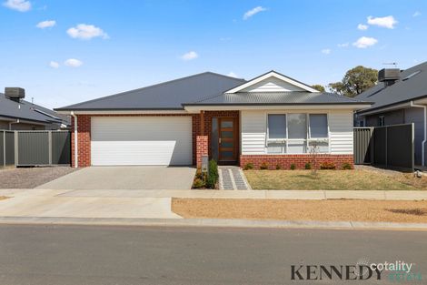 Property photo of 16 Fairway Drive Yarrawonga VIC 3730