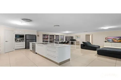 Property photo of 13 Harvey Place Calamvale QLD 4116