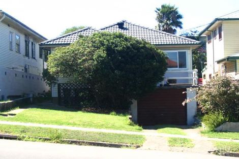 89 Griffin Rd, North Curl Curl, NSW 2099