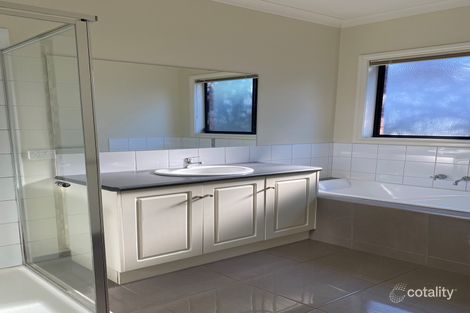 Property photo of 36 Friswell Avenue Flora Hill VIC 3550