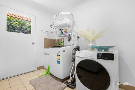 Property photo of 16 Hanover Drive Urraween QLD 4655