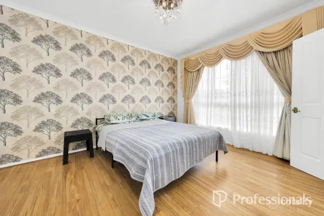 Property photo of 19 Thames Way Roxburgh Park VIC 3064