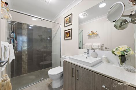 Property photo of 2/13 Henry Street Mount Lofty QLD 4350