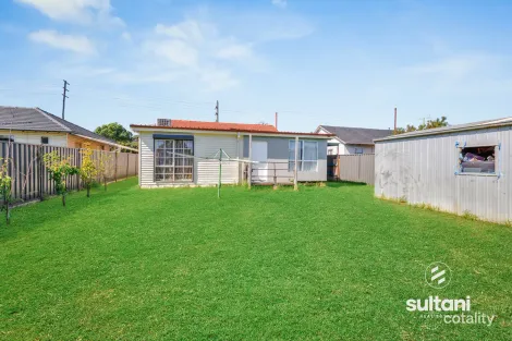 Property photo of 92 Power Road Doveton VIC 3177