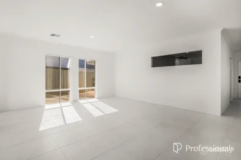 Property photo of 30 Lindquist Vista Eglinton WA 6034