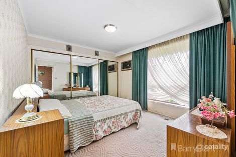 Property photo of 5 Astor Place Melton West VIC 3337