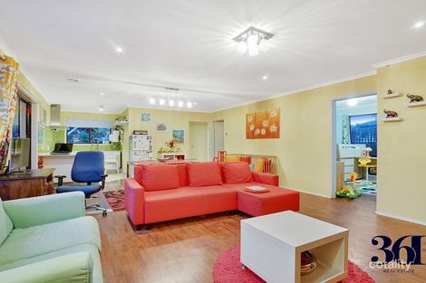 Property photo of 2 Sunbird Crescent Hoppers Crossing VIC 3029