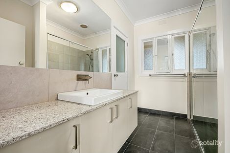 Property photo of 15 Merchiston Grove Strathmore VIC 3041