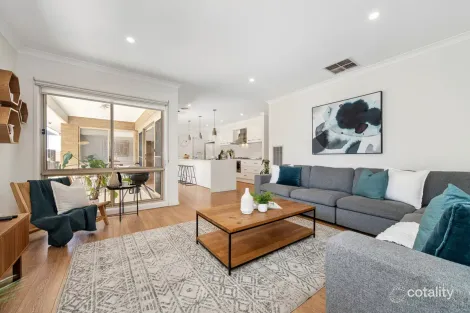 67 Hayton Park Bvd, Cranbourne West, VIC 3977