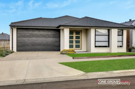 13 TATARIAN RD, SUNBURY, VIC 3429