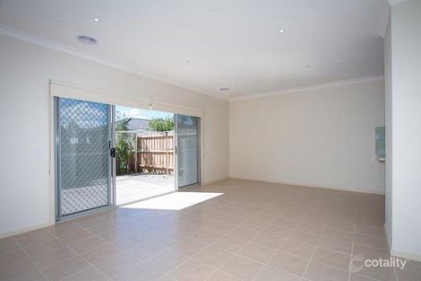 Property photo of 2/12 Rodney Street Gisborne VIC 3437