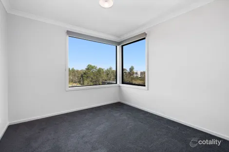 Property photo of 33 Flaxlilly Crescent Officer VIC 3809