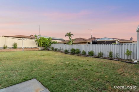25 Barrington St, Lake Coogee, WA 6166