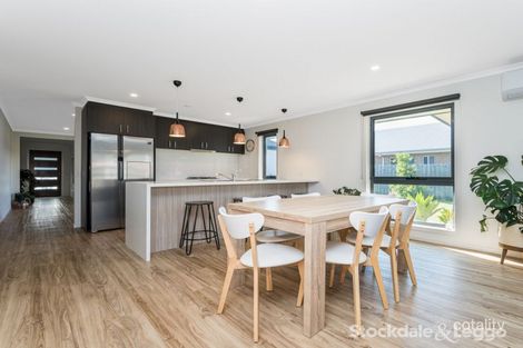 Property photo of 32 Surrey Place Inverloch VIC 3996