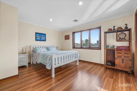 Property photo of 52 Henshall Road Strathmore VIC 3041