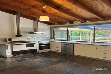 Property photo of 95 Marsh Court Woodend VIC 3442