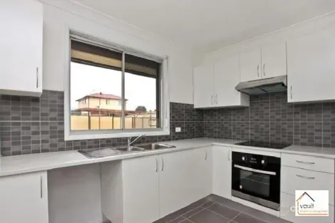 Property photo of 25 Cowper Circle Quakers Hill NSW 2763